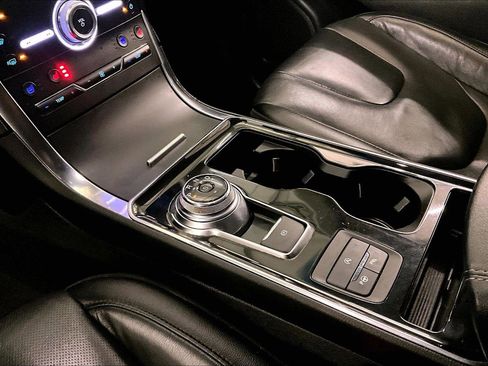 Used 2020 Ford Edge Titanium w/ Equipment Group 301A image 17