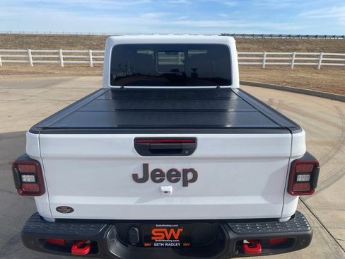 Used 2021 Jeep Gladiator Rubicon image 11