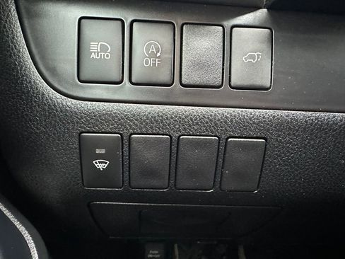 Used 2019 Toyota Highlander SE image 25