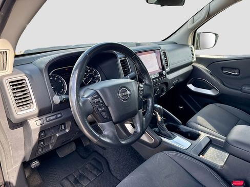 Used 2024 Nissan Frontier SV w/ SV Convenience Package RWD image 9