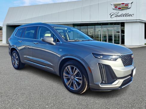 Used 2023 Cadillac XT6 Premium Luxury image 7