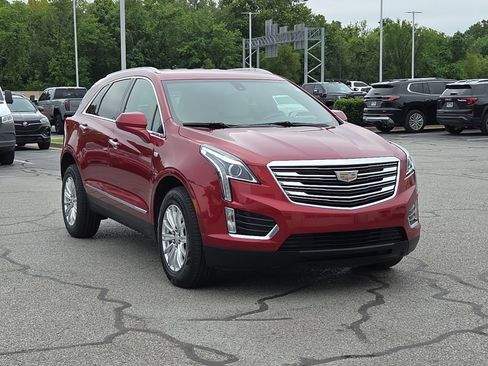 Used 2019 Cadillac XT5 FWD image 1
