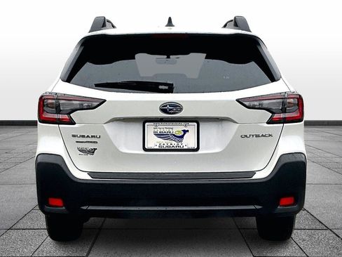 Used 2025 Subaru Outback Premium image 4