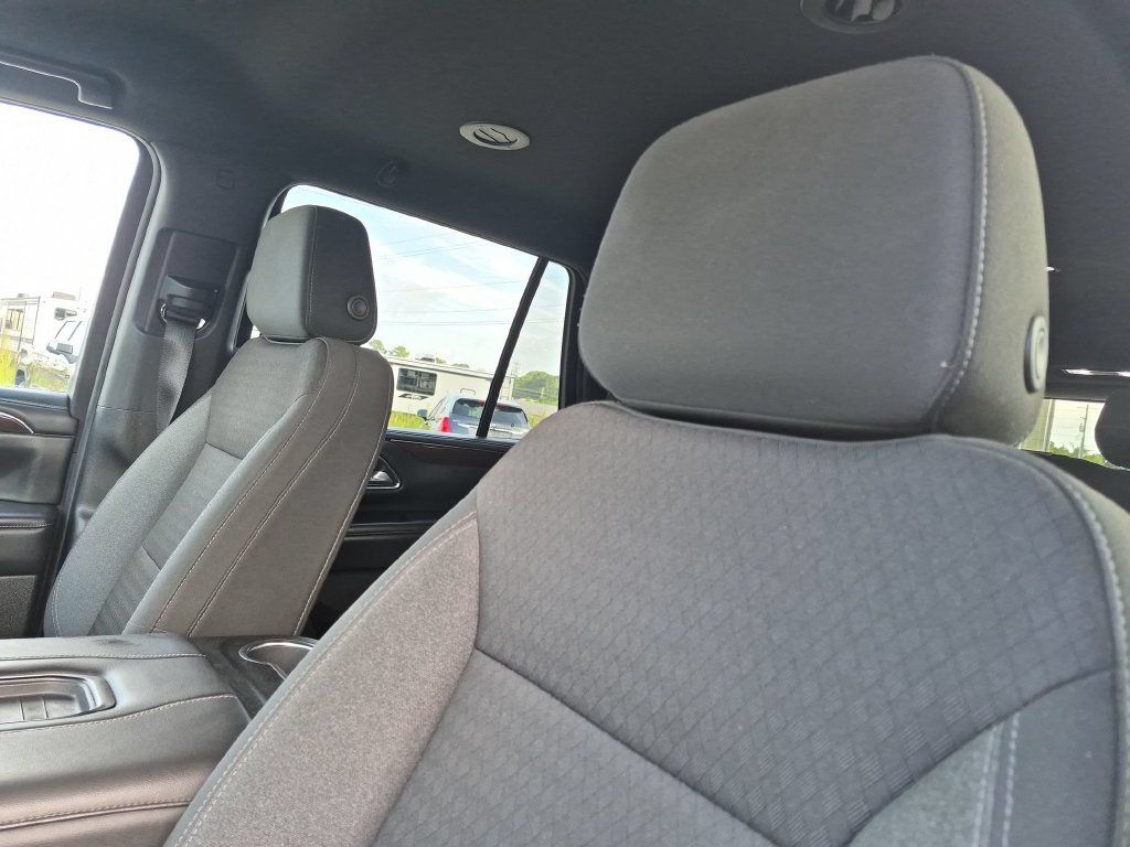 Used 2022 GMC Yukon SLE w/ Gmc Pro Safety Plus Package AWD/4WD image 13