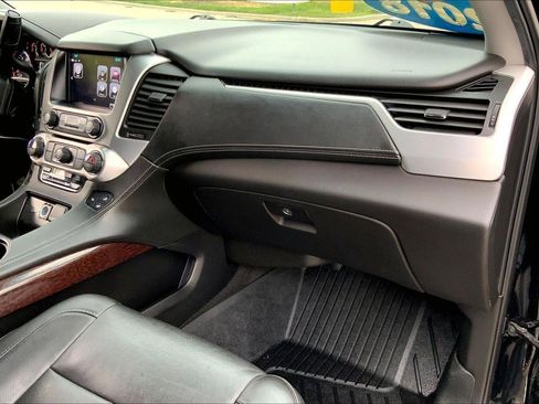 Used 2018 GMC Yukon XL SLT w/ Open Road Package image 17