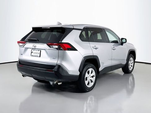 Used 2022 Toyota RAV4 LE FWD image 2