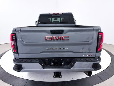Used 2025 GMC Sierra 2500 AT4 w/ Technology Package AWD/4WD image 18