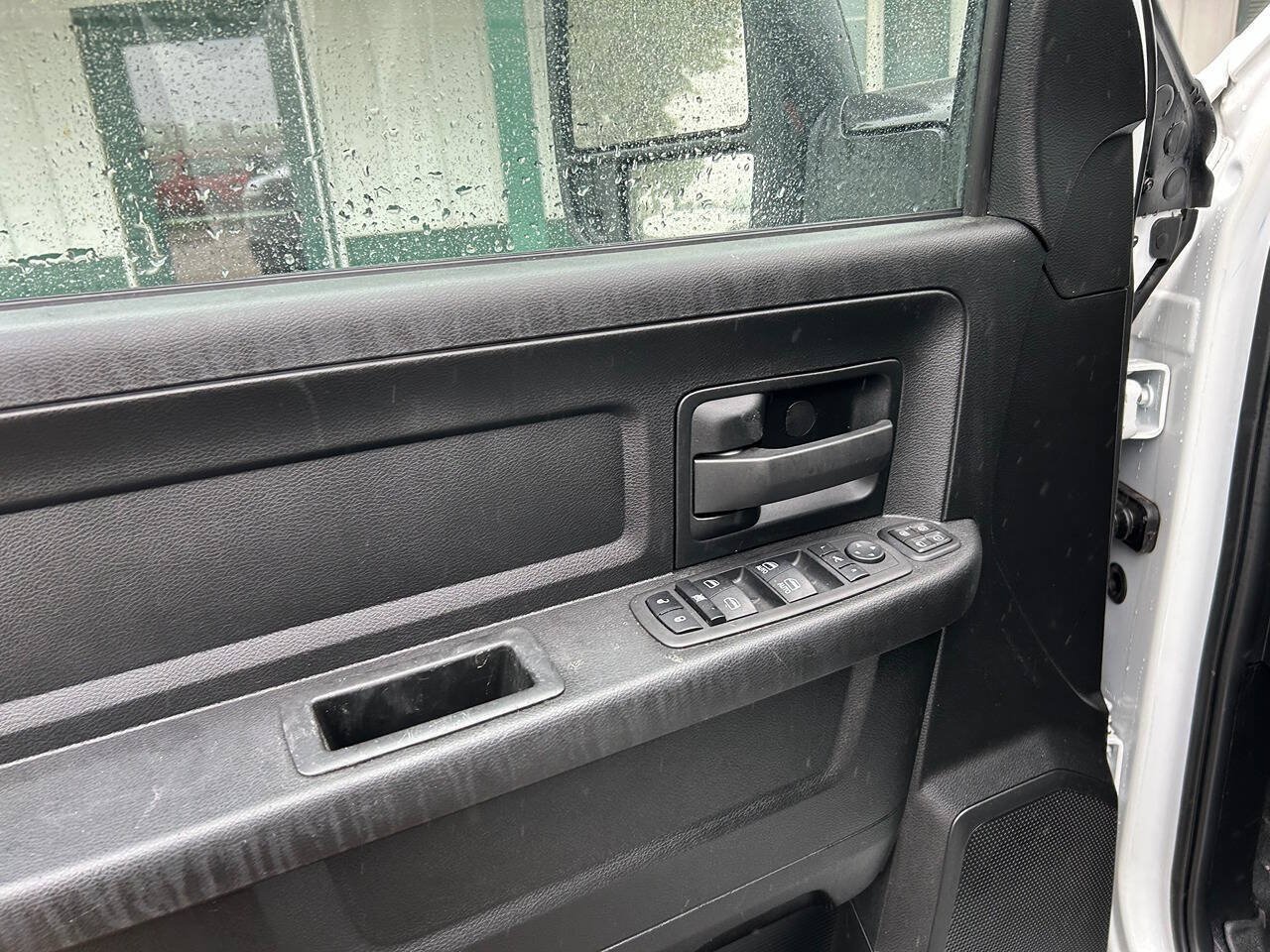 Used 2023 RAM 2500 Tradesman w/ Chrome Appearance Group AWD/4WD image 15