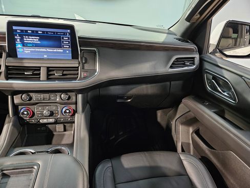 Used 2021 Chevrolet Tahoe Z71 w/ Z71 Signature Package AWD/4WD image 11