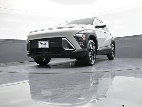 Certified 2025 Hyundai Kona SEL AWD/4WD image 25