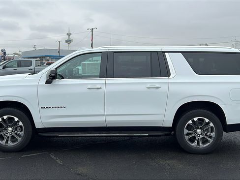 New 2026 Chevrolet Suburban LT w/ Comfort Package image 8