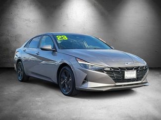 Used 2023 Hyundai Elantra SEL FWD video 2