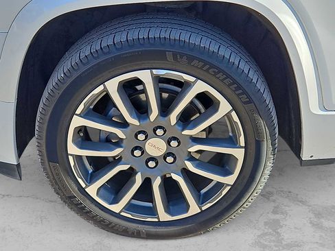 Used 2020 GMC Acadia Denali w/ Technology Package image 12