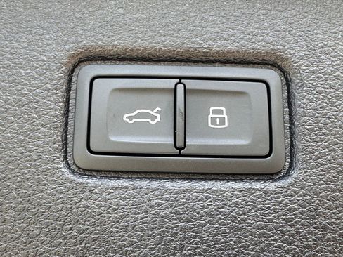 Used 2024 Audi Q7 3.0T Premium Plus image 17