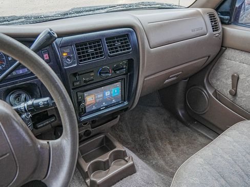 Used 2000 Toyota Tacoma Short Bed image 27