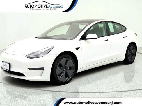 Used 2021 Tesla Model 3 Standard Range Plus RWD image 1
