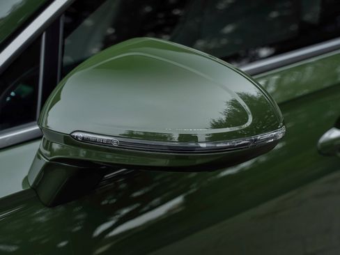 Certified 2024 Bentley Flying Spur W12 image 13