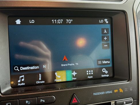 Used 2017 Ford Explorer Platinum image 22