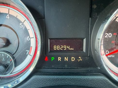 Used 2017 Dodge Grand Caravan SXT FWD image 11