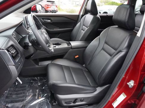 Certified 2022 Nissan Rogue SV w/ SV Premium Package image 14