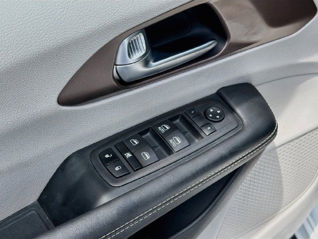 Used 2024 Chrysler Voyager LX FWD image 18