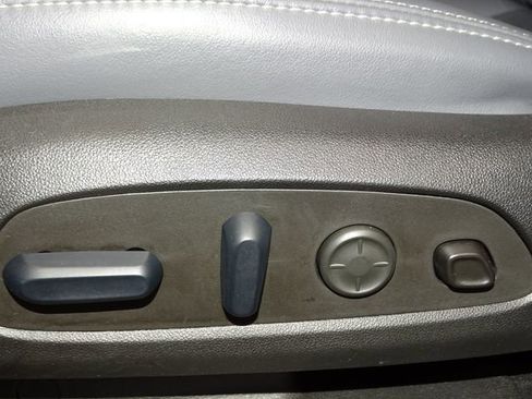 Used 2024 Buick Enclave Premium AWD/4WD image 25