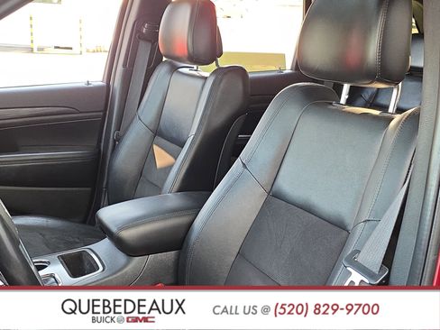 Used 2020 Jeep Grand Cherokee Altitude AWD/4WD image 11