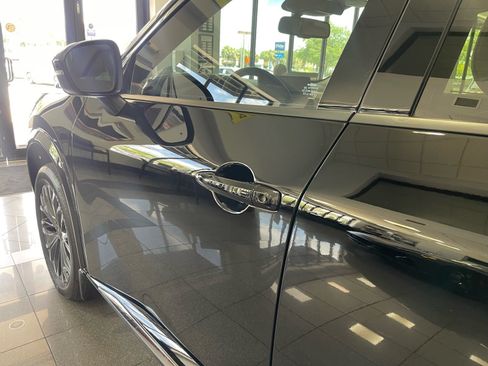 Used 2025 Nissan Rogue Platinum w/ Tech Package FWD image 13