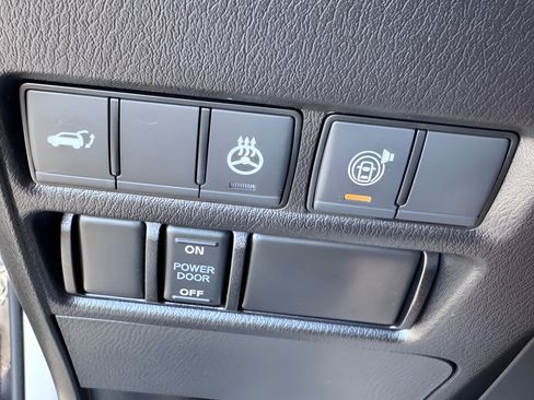 Used 2024 Nissan Armada Platinum w/ Captain's Chairs Package RWD image 24