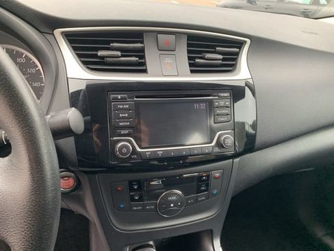 Used 2018 Nissan Sentra SV FWD image 34