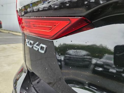 Certified 2025 Volvo XC60 B5 Plus AWD/4WD image 7