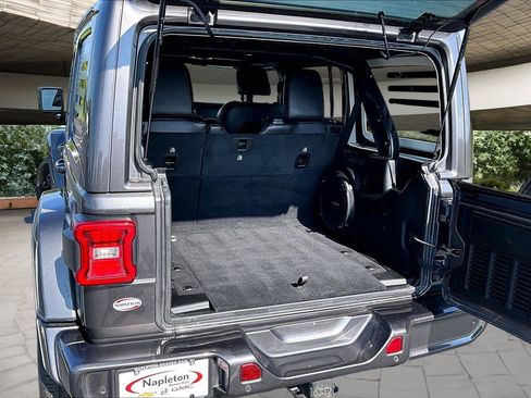 Used 2021 Jeep Wrangler Unlimited Sahara AWD/4WD image 5
