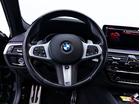 Used 2023 BMW M550i xDrive w/ Executive Package AWD/4WD image 38