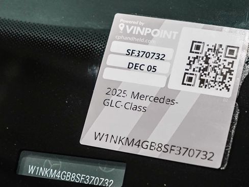 Used 2025 Mercedes-Benz GLC 300 image 28