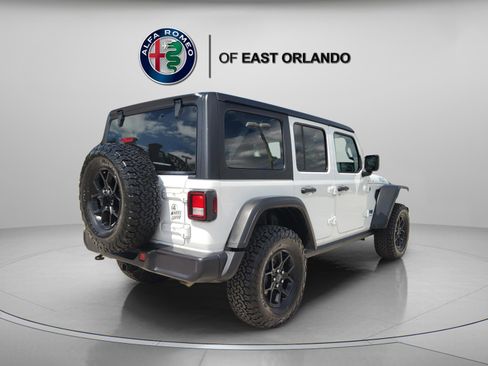 Used 2025 Jeep Wrangler Willys 4xe image 7