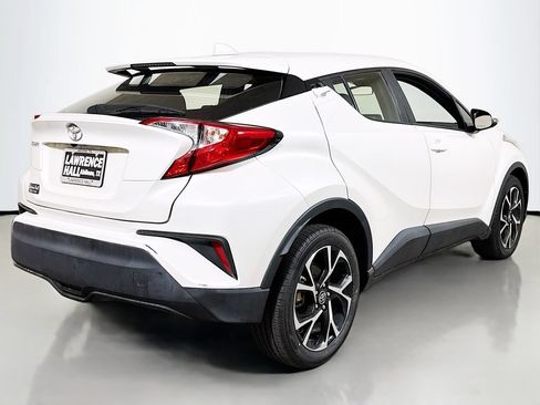 Used 2021 Toyota C-HR XLE FWD image 4