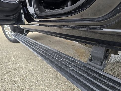 Used 2024 Chevrolet Silverado 3500 High Country image 22