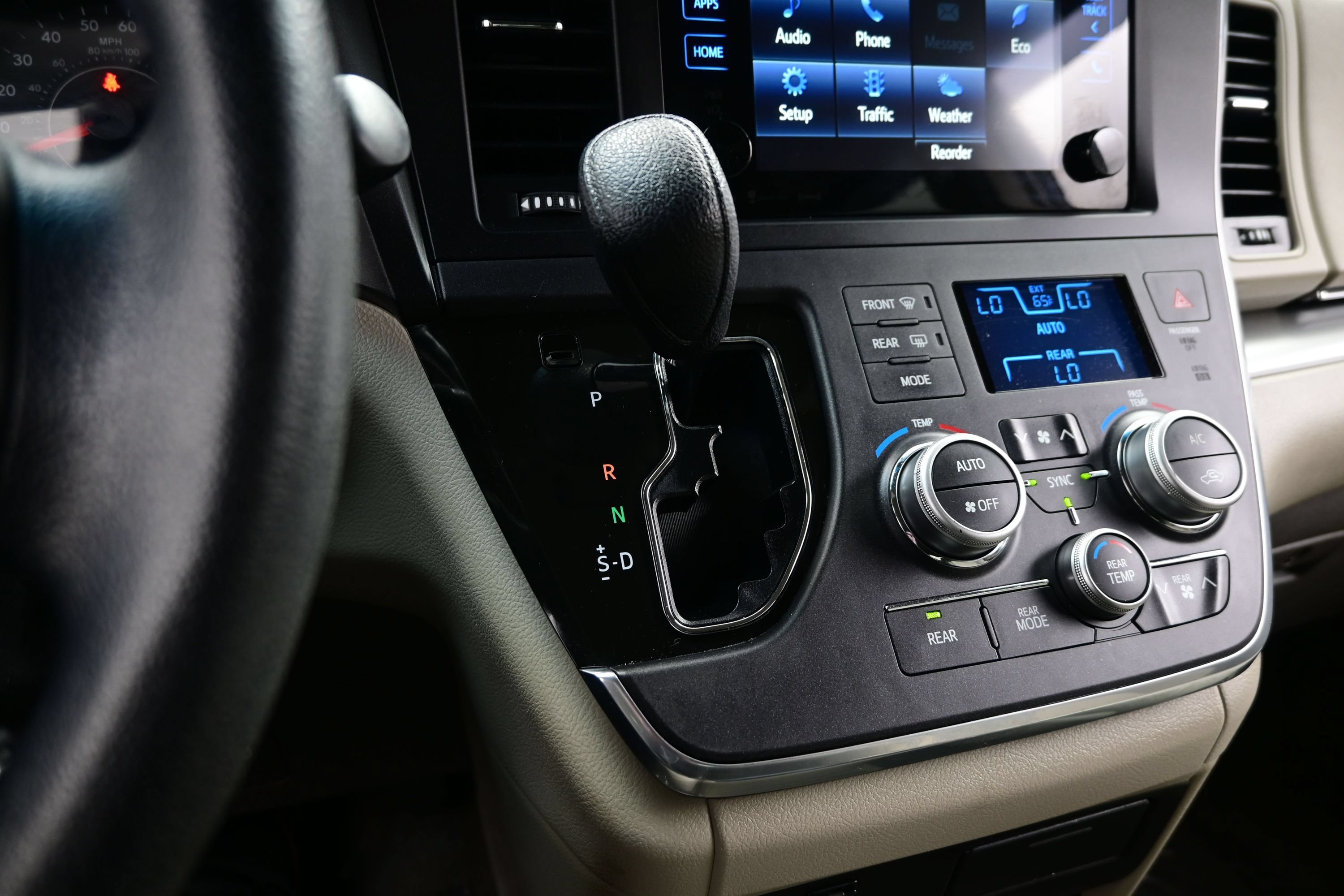 Used 2016 Toyota Sienna LE FWD image 22