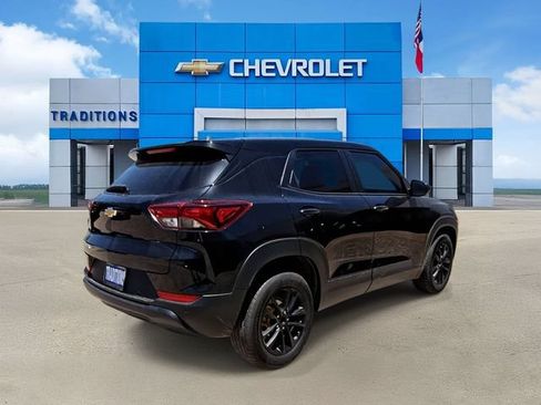 Certified 2025 Chevrolet TrailBlazer LS w/ LS Convenience Package FWD image 9