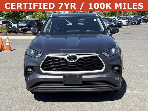 Used 2023 Toyota Highlander XLE FWD image 6