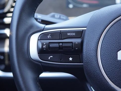 Used 2025 Kia Sportage EX w/ Premium Package FWD image 20
