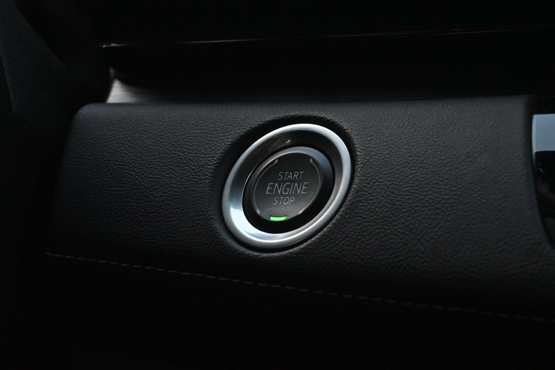 Certified 2024 Cadillac Escalade Luxury RWD image 15