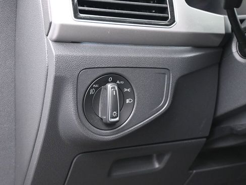 Used 2018 Volkswagen Atlas SEL Premium image 16