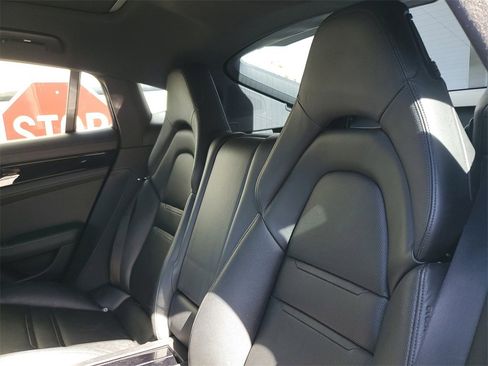 Used 2018 Porsche Panamera 4 image 11