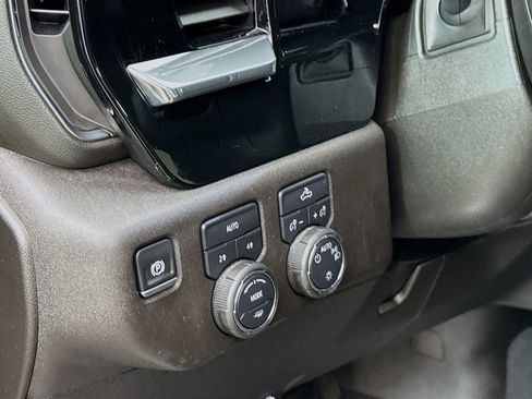 Used 2025 Chevrolet Silverado 1500 LT AWD/4WD image 13