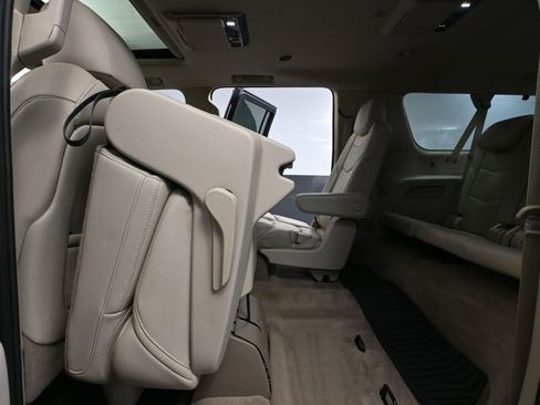 Used 2020 Cadillac Escalade ESV Premium Luxury image 45