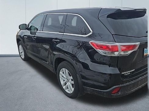 Used 2016 Toyota Highlander LE AWD/4WD image 5