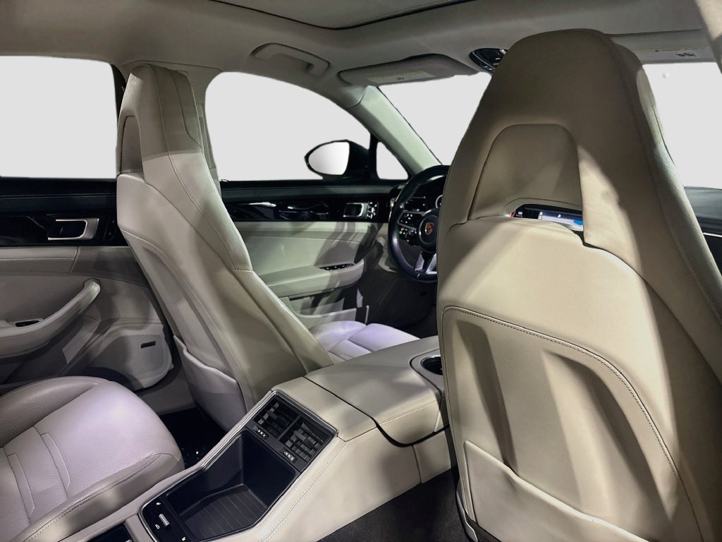 Used 2017 Porsche Panamera 4 AWD/4WD image 27