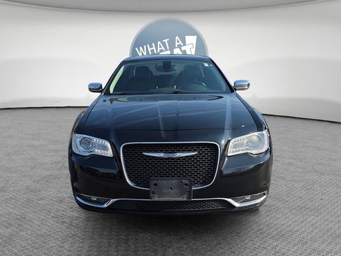 Used 2018 Chrysler 300 Limited AWD/4WD image 9