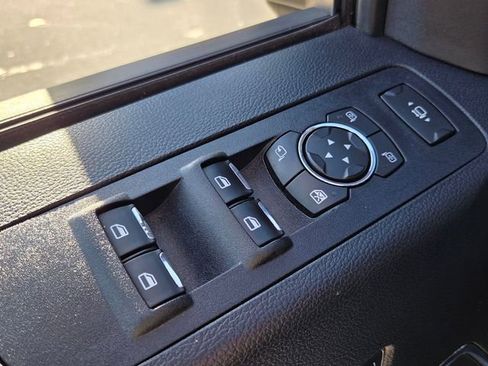 Used 2021 Ford F250 Lariat w/ Chrome Package image 33